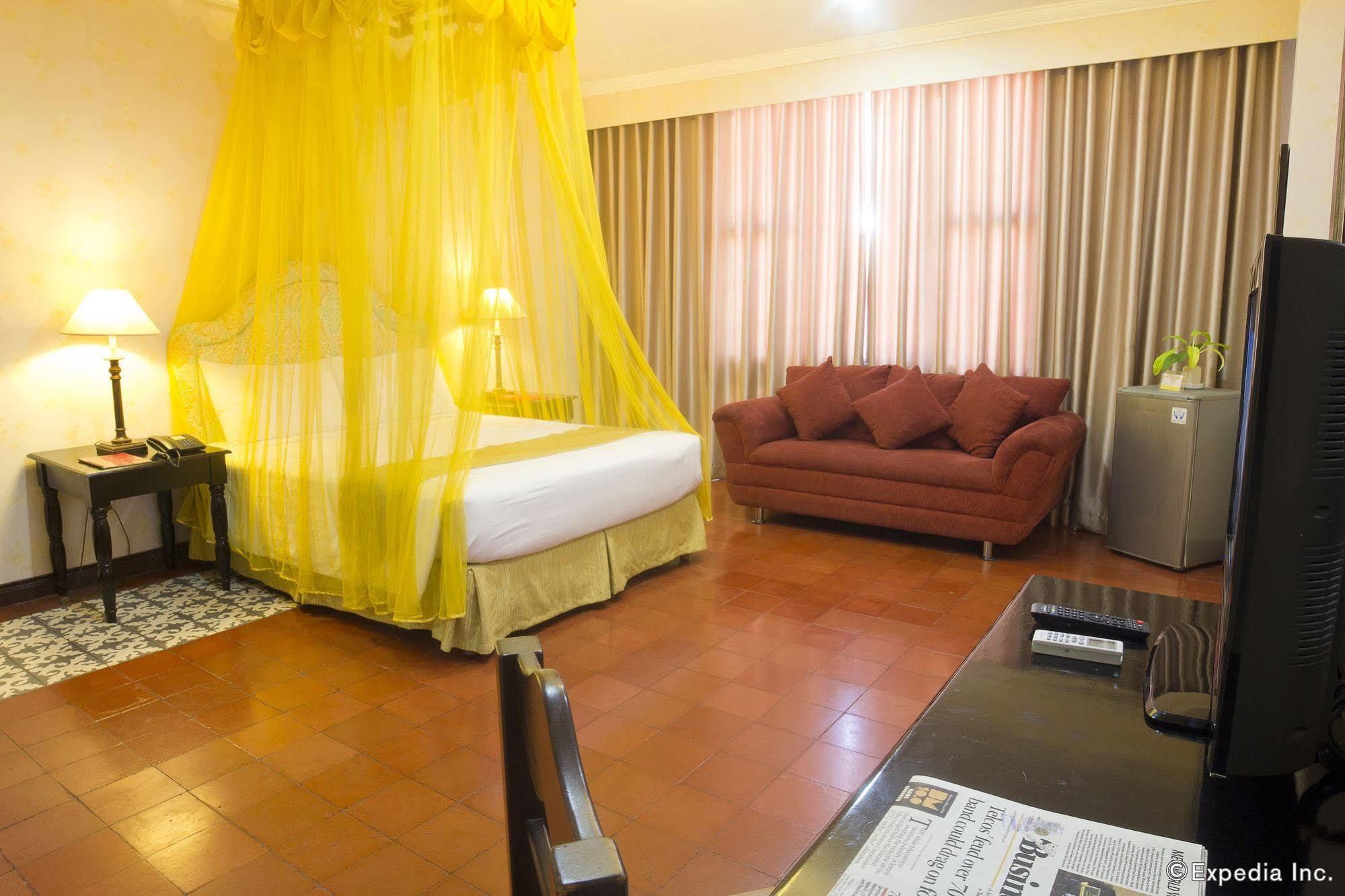 White Knight Hotel Intramuros Manille Extérieur photo