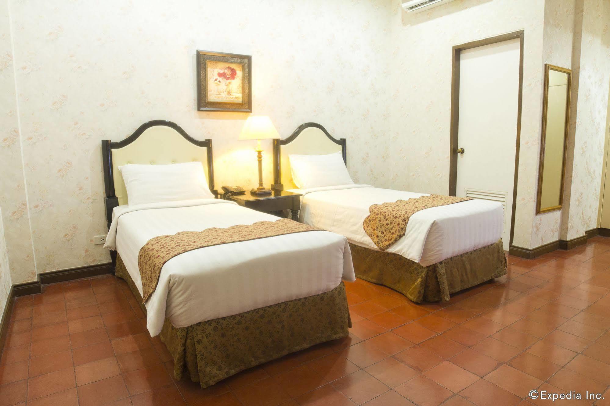 White Knight Hotel Intramuros Manille Extérieur photo